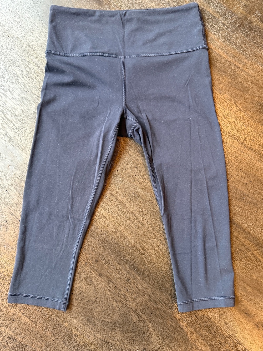 Athleta Elation Capri Leggings